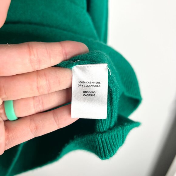 Nordstrom 100% Cashmere Christmas Green Holiday Crew Neck Preppy Festive Sweater - Picture 3 of 4